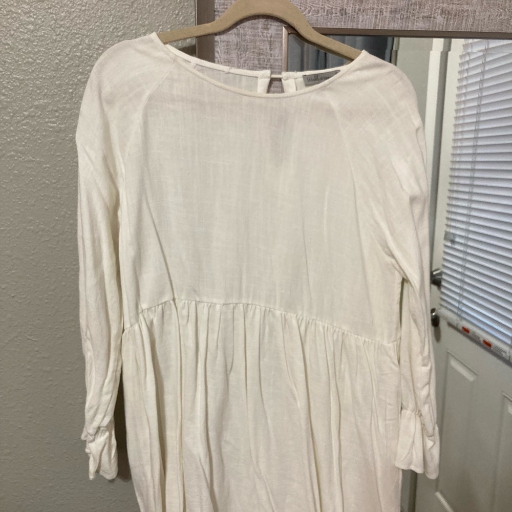 Wishlist brand white linen/rayon blend babydoll style mini dress.